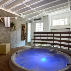 Jacuzzi J-210 masažinis baseinas
