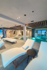 Imaginox nerūdijančio plieno vidaus baseino įrengimas viešbutyje